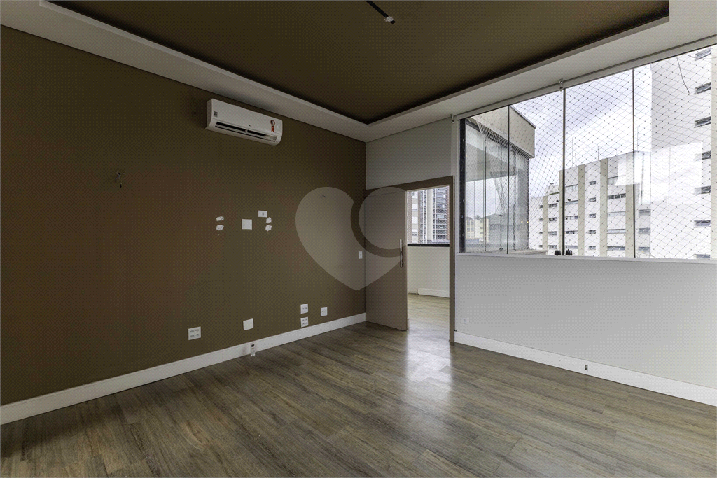 Cobertura impecável em rua tranquila e vista maravilhosa para o Parque Villa Lobos!