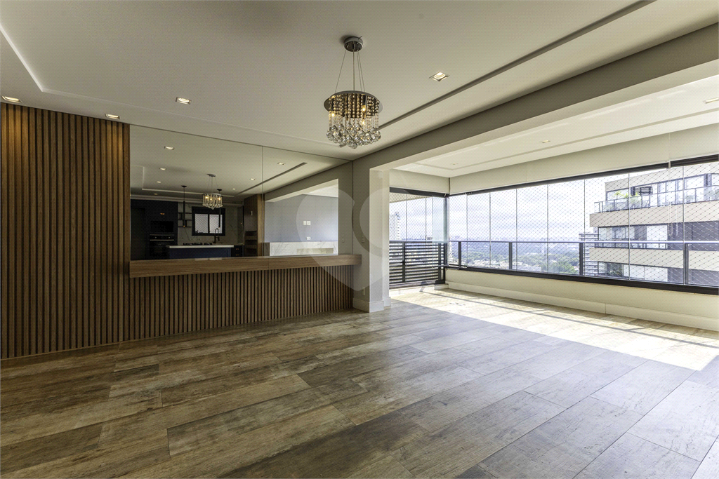 Cobertura impecável em rua tranquila e vista maravilhosa para o Parque Villa Lobos!