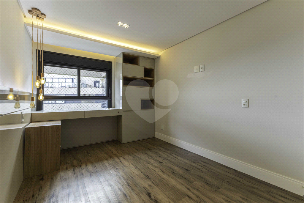 Cobertura impecável em rua tranquila e vista maravilhosa para o Parque Villa Lobos!