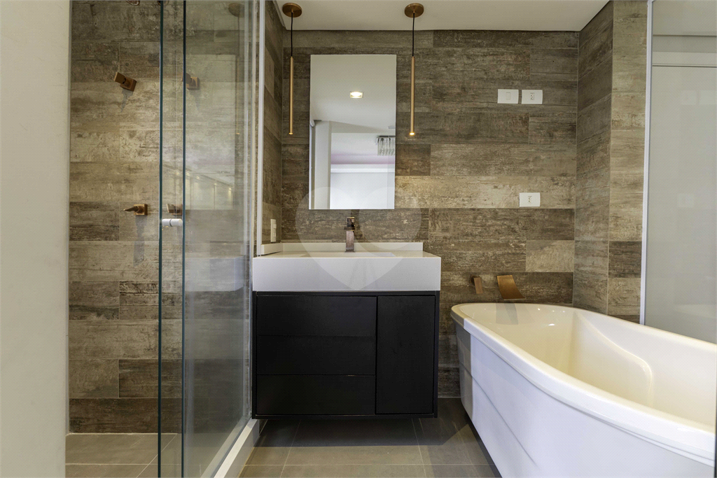 Cobertura impecável em rua tranquila e vista maravilhosa para o Parque Villa Lobos!