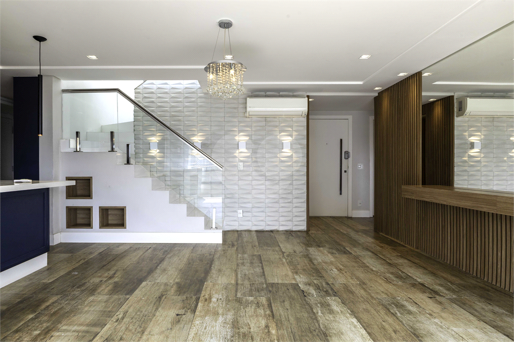 Cobertura impecável em rua tranquila e vista maravilhosa para o Parque Villa Lobos!