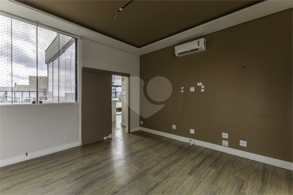 Cobertura impecável em rua tranquila e vista maravilhosa para o Parque Villa Lobos!