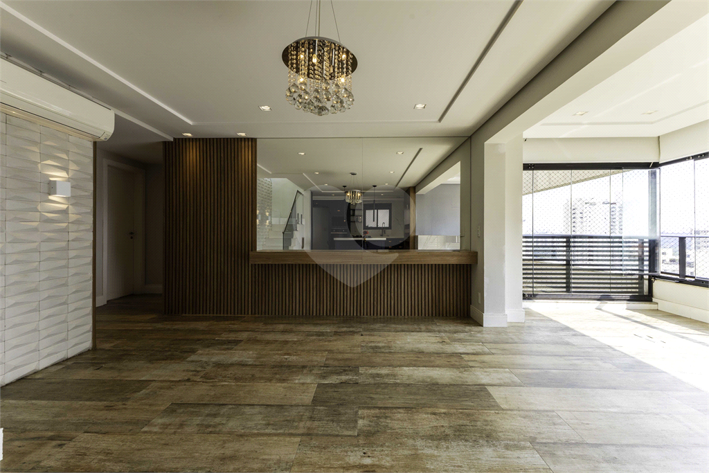 Cobertura impecável em rua tranquila e vista maravilhosa para o Parque Villa Lobos!