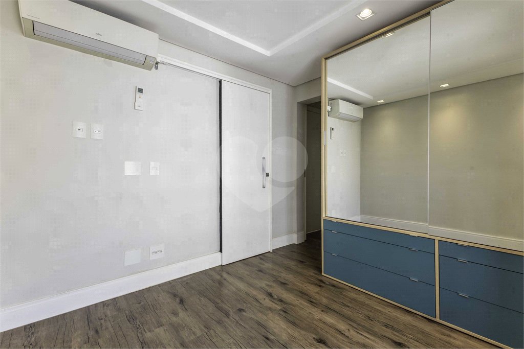 Cobertura impecável em rua tranquila e vista maravilhosa para o Parque Villa Lobos!