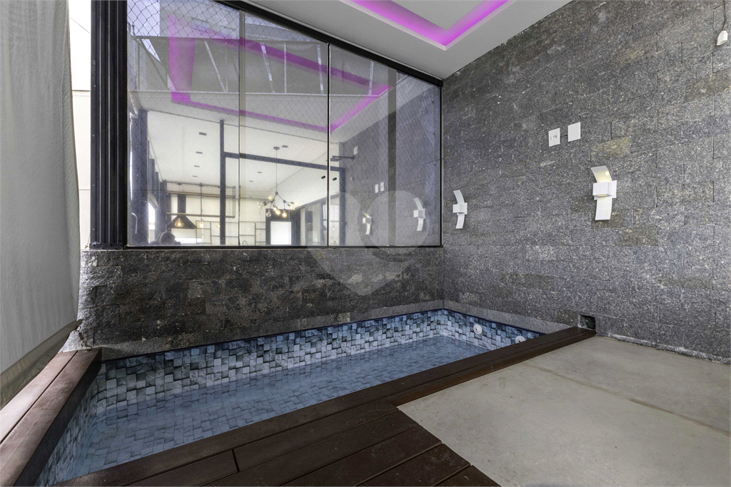 Cobertura impecável em rua tranquila e vista maravilhosa para o Parque Villa Lobos!