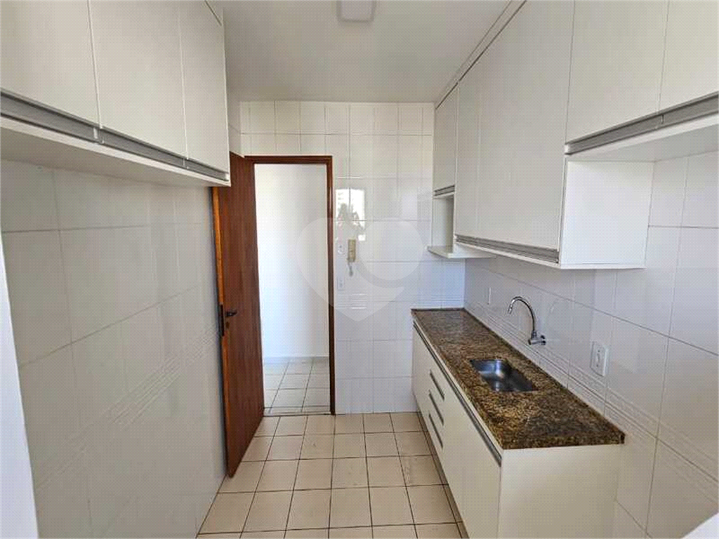 Apartamento à venda com 3 quartos, 80m² - Foto 18