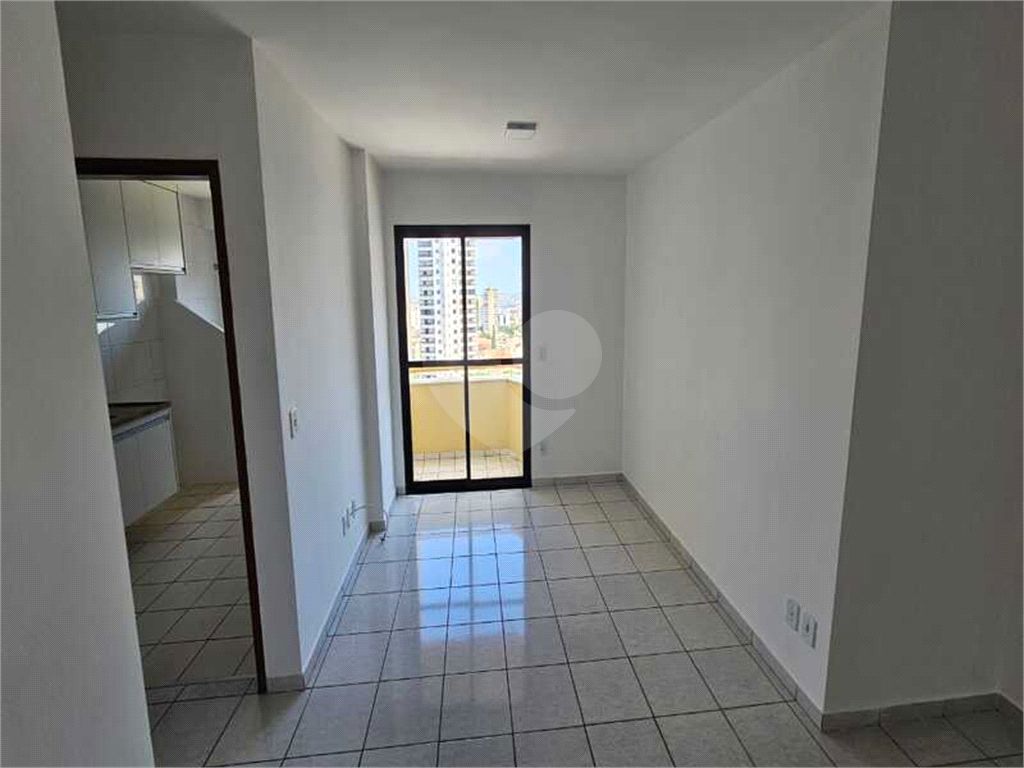 Apartamento à venda com 3 quartos, 80m² - Foto 2