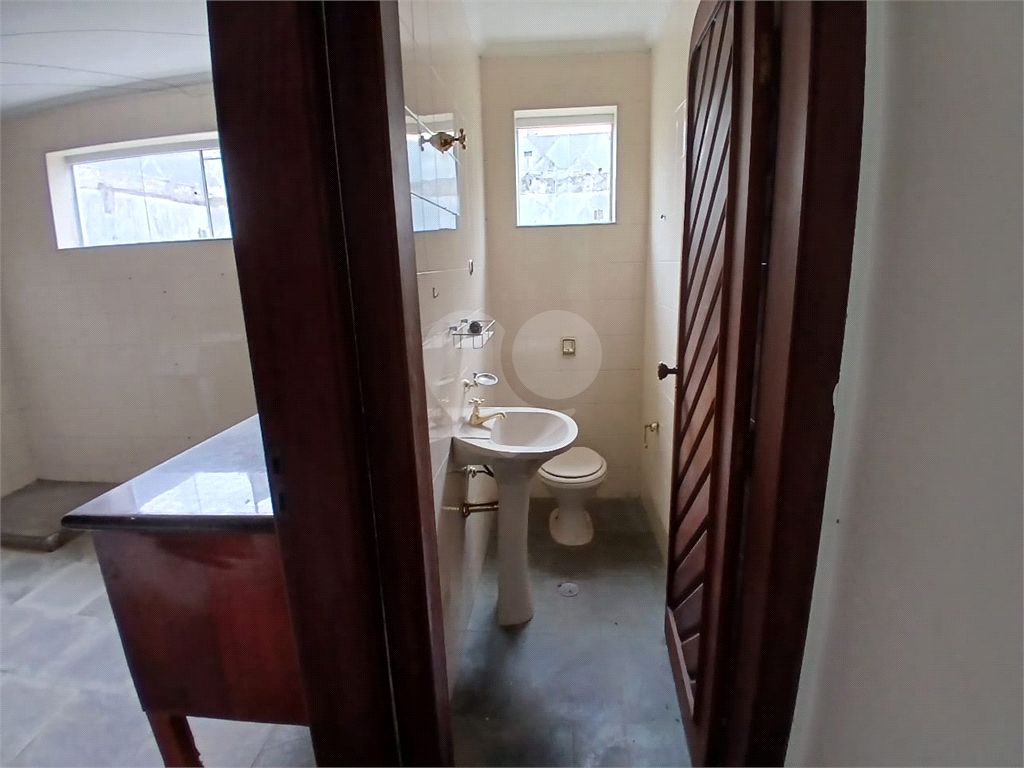 Casa com 3 Quartos e 6 banheiros à Venda, e Locação - City América 