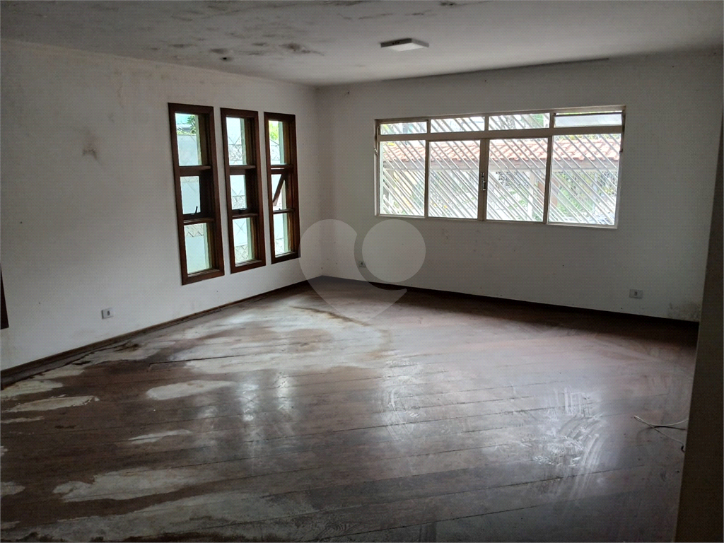 Casa com 3 Quartos e 6 banheiros à Venda, e Locação - City América 