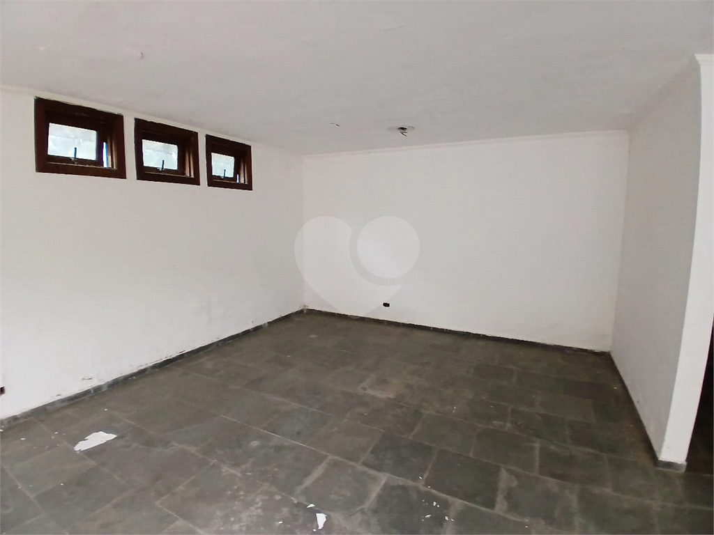 Casa com 3 Quartos e 6 banheiros à Venda, e Locação - City América 