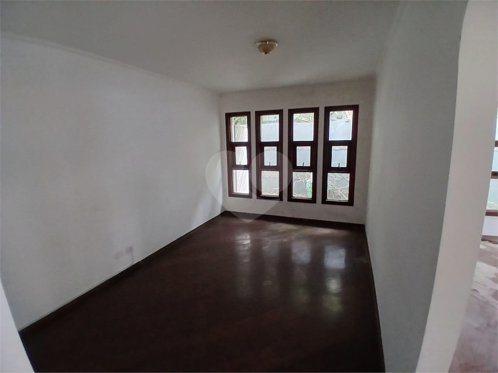 Casa com 3 Quartos e 6 banheiros à Venda, e Locação - City América 