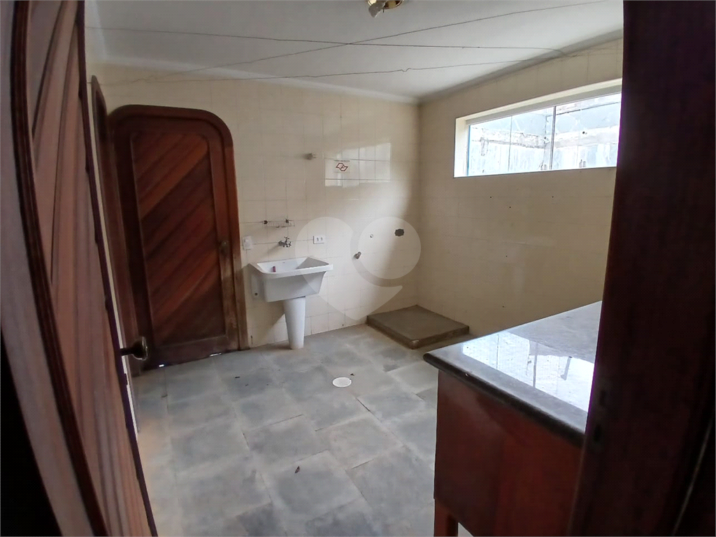 Casa com 3 Quartos e 6 banheiros à Venda, e Locação - City América 