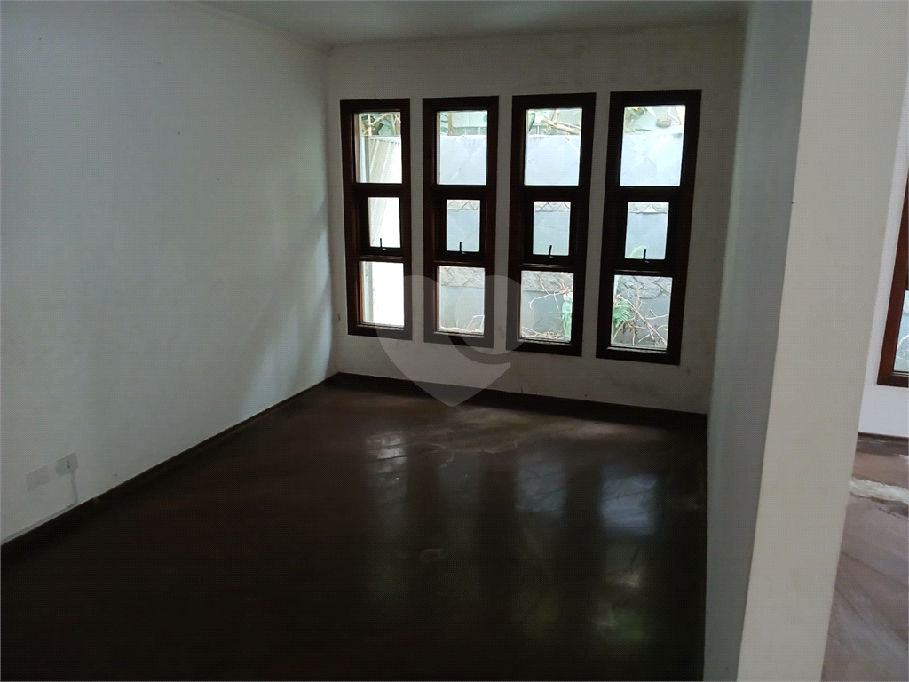 Casa com 3 Quartos e 6 banheiros à Venda, e Locação - City América 