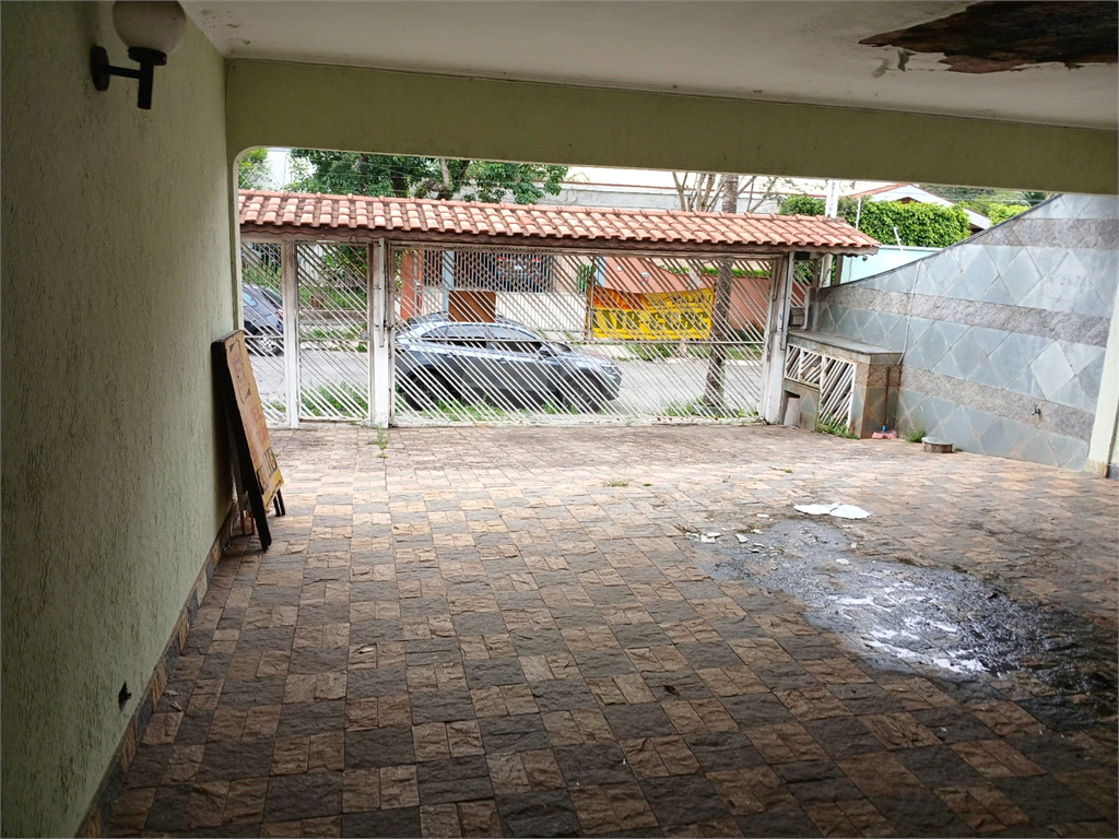 Casa com 3 Quartos e 6 banheiros à Venda, e Locação - City América 