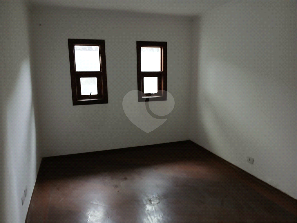 Casa com 3 Quartos e 6 banheiros à Venda, e Locação - City América 