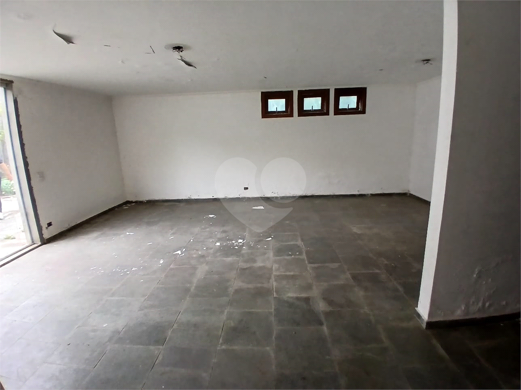 Casa com 3 Quartos e 6 banheiros à Venda, e Locação - City América 