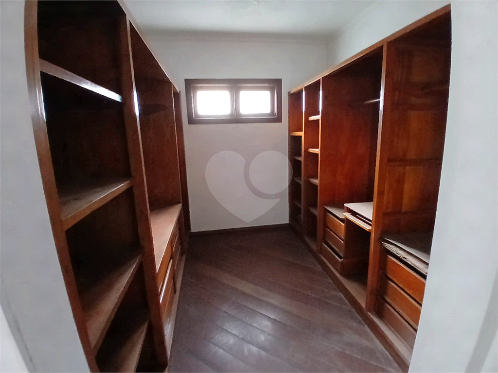 Casa com 3 Quartos e 6 banheiros à Venda, e Locação - City América 