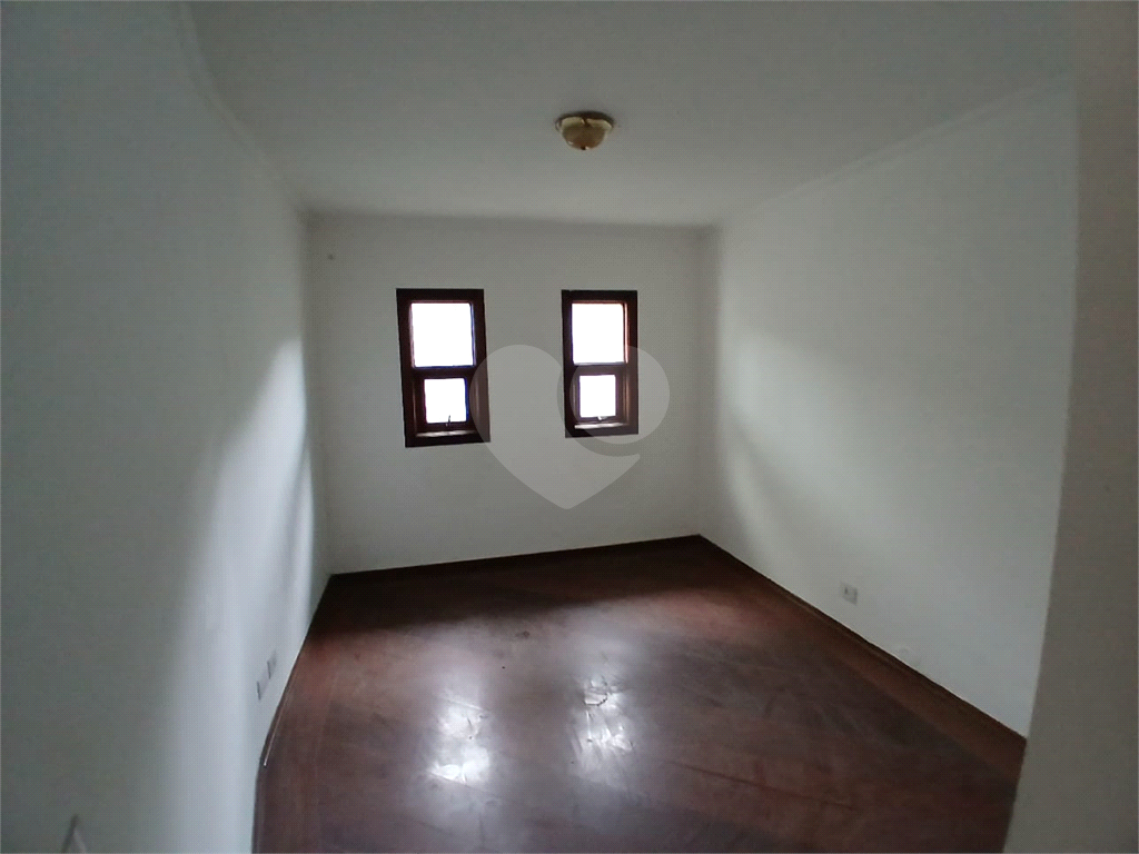 Casa com 3 Quartos e 6 banheiros à Venda, e Locação - City América 