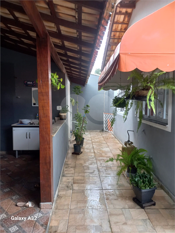 Casa à venda com 2 quartos, 80m² - Foto 18