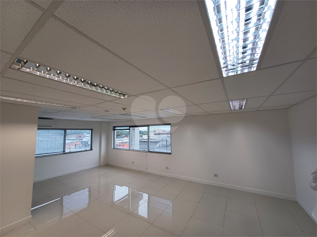 Sala comercial - 42m² - 2 banheiros, 1 vaga próximo ao metrô Carandiru e Santana