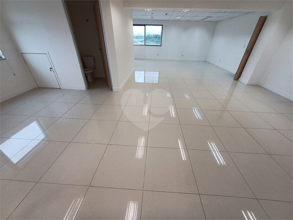 Sala comercial - 42m² - 2 banheiros, 1 vaga próximo ao metrô Carandiru e Santana