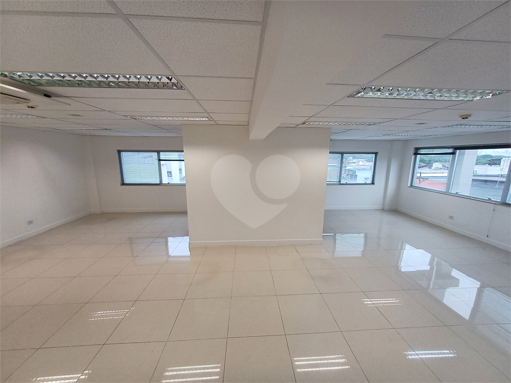 Sala comercial - 42m² - 2 banheiros, 1 vaga próximo ao metrô Carandiru e Santana
