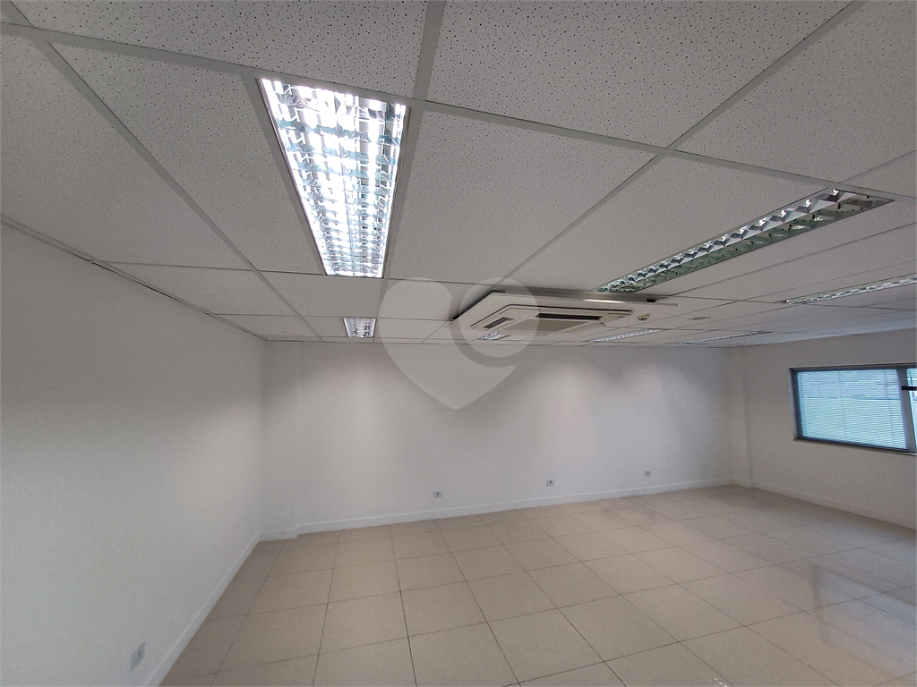 Sala comercial - 42m² - 2 banheiros, 1 vaga próximo ao metrô Carandiru e Santana