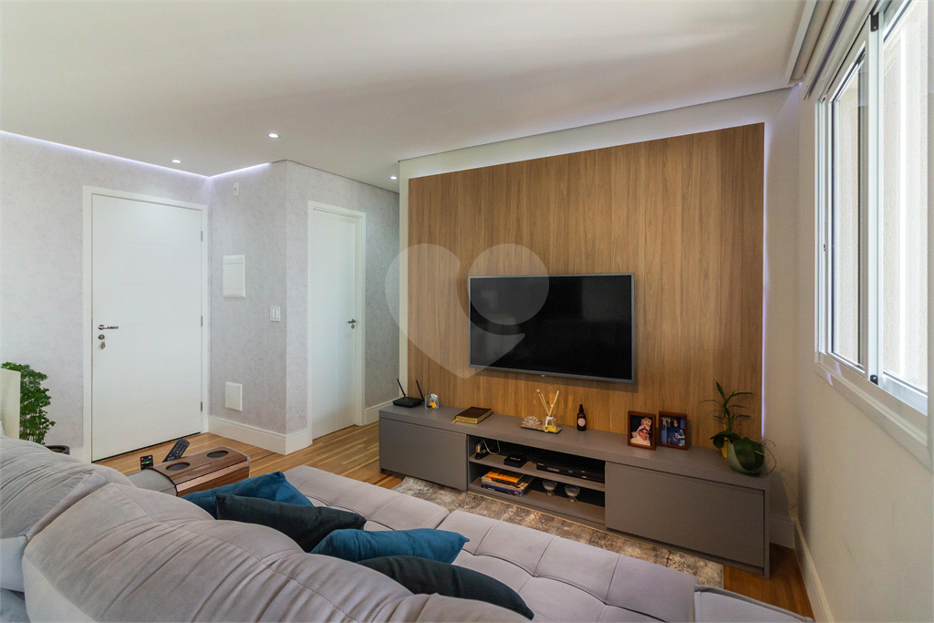 APARTAMENTO em MORUMBI