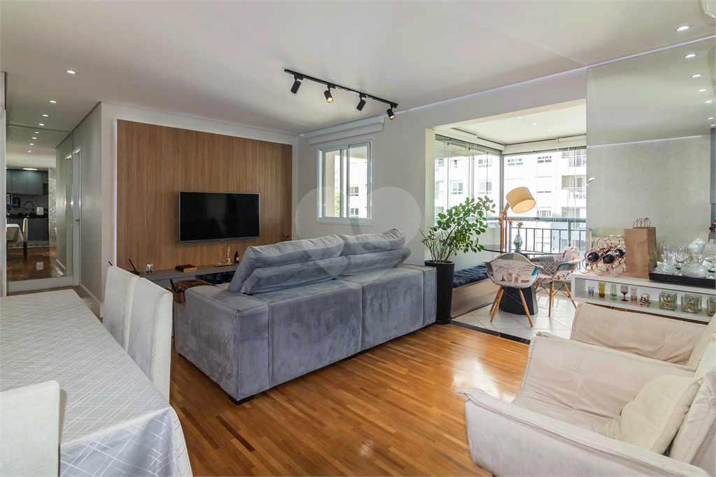 APARTAMENTO em MORUMBI