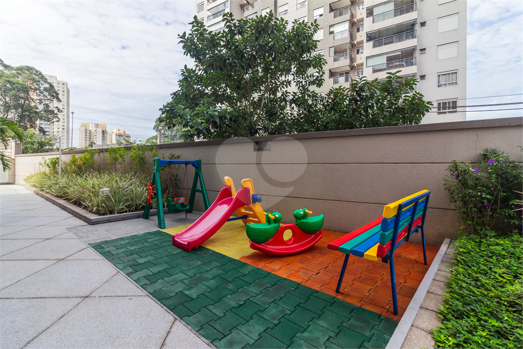 APARTAMENTO em MORUMBI