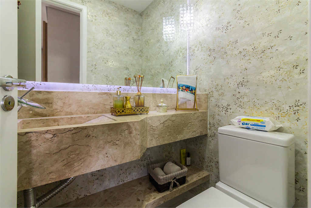 APARTAMENTO em MORUMBI