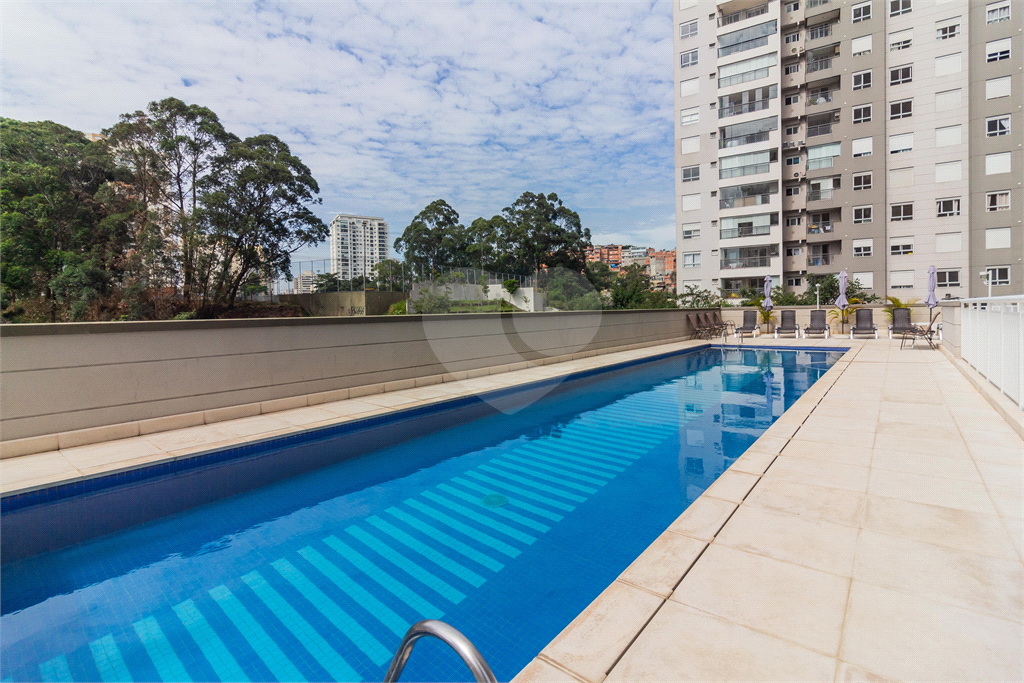 APARTAMENTO em MORUMBI