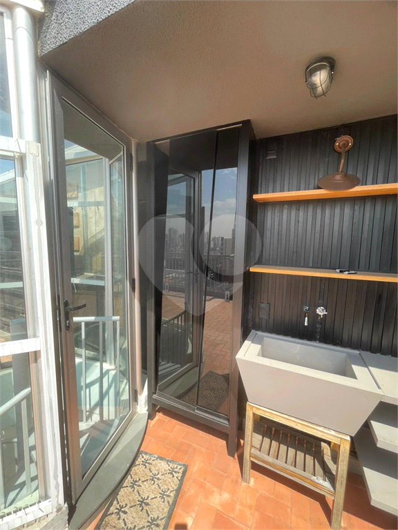 LINDA COBERTURA DUPLEX NA VILA MADALENA
