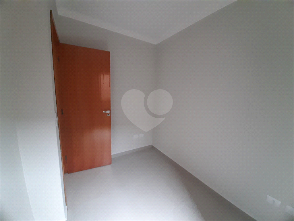 Apartamento com 37m2, 2 quartos, banheiro, sala, cozinha,  quintal e SEM vaga de garagem