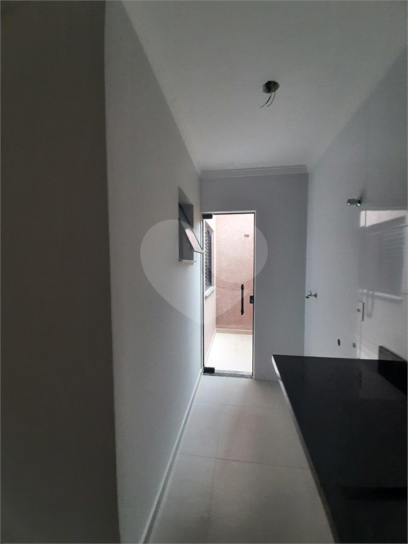 Apartamento com 37m2, 2 quartos, banheiro, sala, cozinha,  quintal e SEM vaga de garagem
