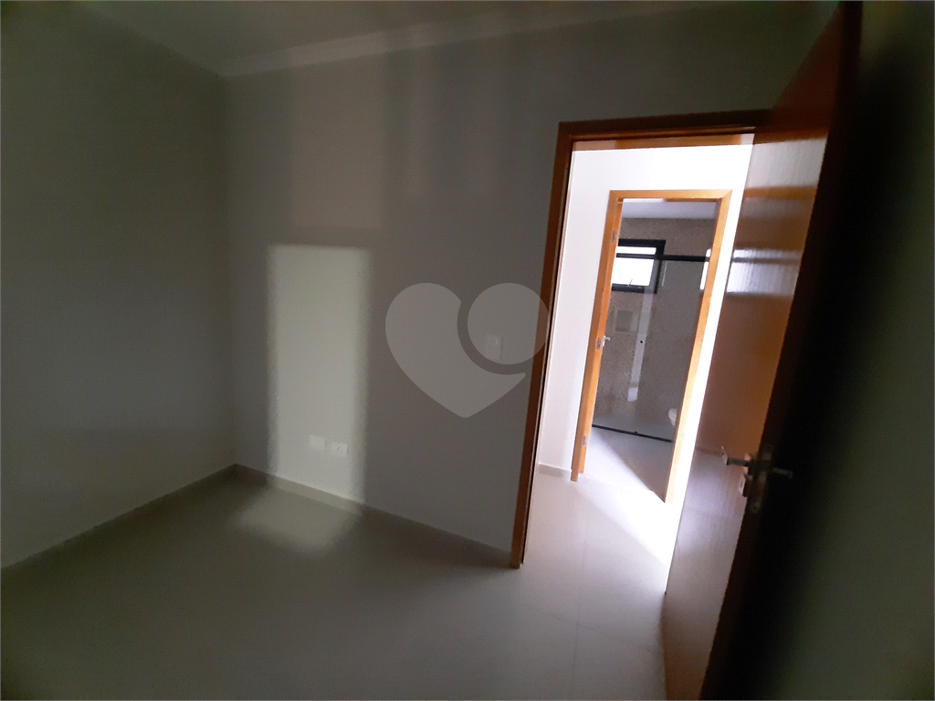 Apartamento com 37m2, 2 quartos, banheiro, sala, cozinha,  quintal e SEM vaga de garagem