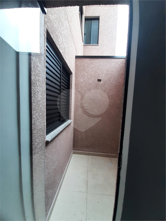 Apartamento com 37m2, 2 quartos, banheiro, sala, cozinha,  quintal e SEM vaga de garagem