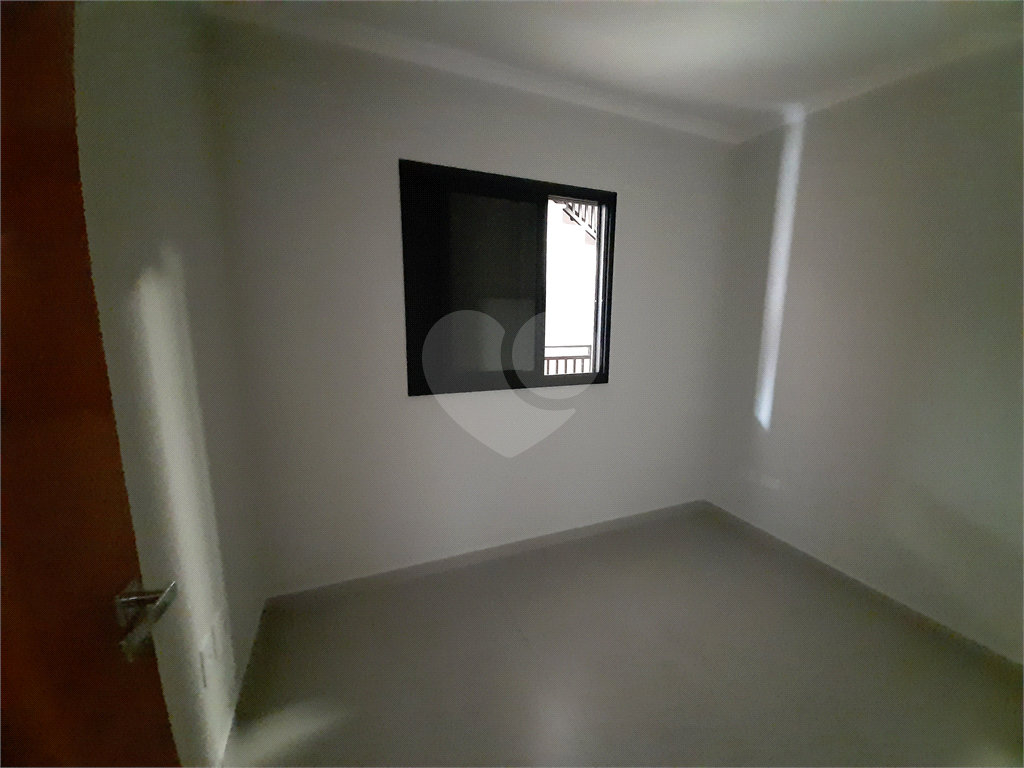 Apartamento com 37m2, 2 quartos, banheiro, sala, cozinha,  quintal e SEM vaga de garagem