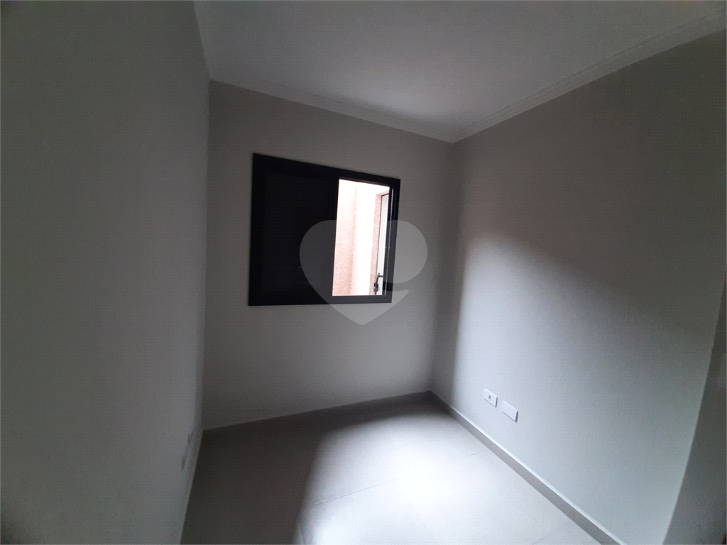 Apartamento com 37m2, 2 quartos, banheiro, sala, cozinha,  quintal e SEM vaga de garagem