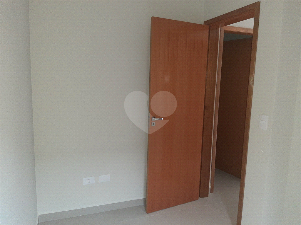 Apartamento com 37m2, 2 quartos, banheiro, sala, cozinha, quintal, SEM vaga de garagem