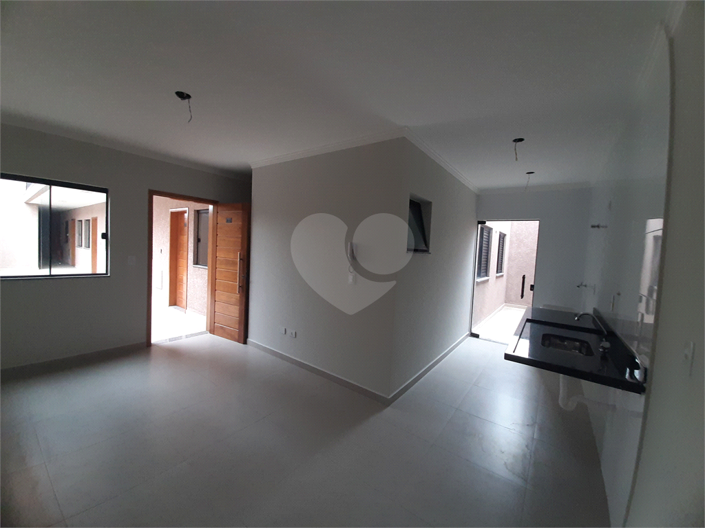 Apartamento com 37m2, 2 quartos, banheiro, sala, cozinha, quintal e  1 vaga de GARAGEM