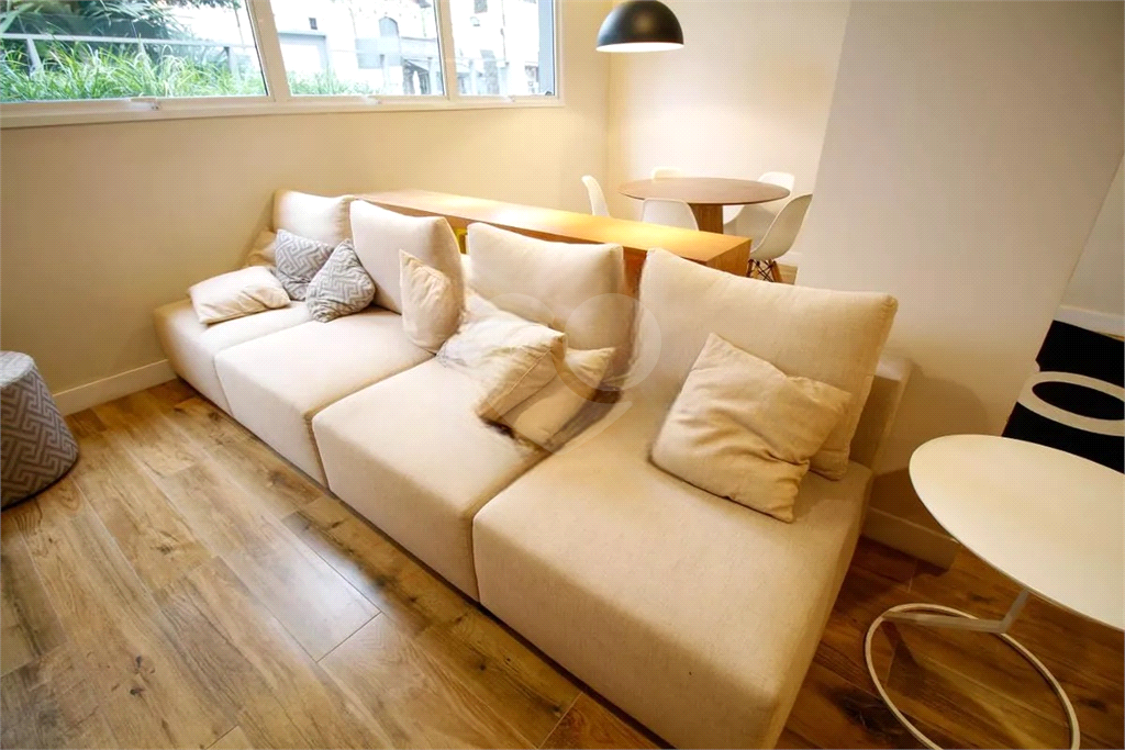 APARTAMENTO em PINHEIROS