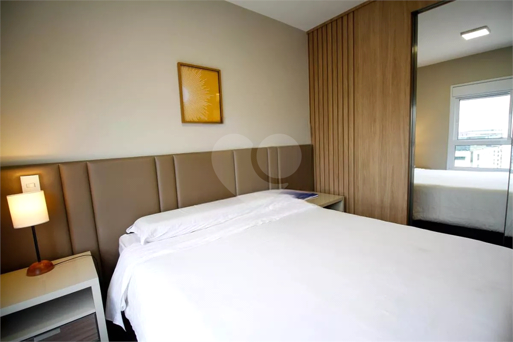 APARTAMENTO em PINHEIROS