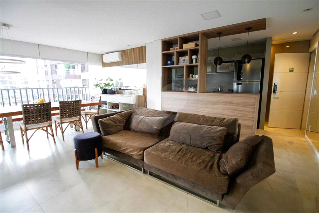 APARTAMENTO em PINHEIROS