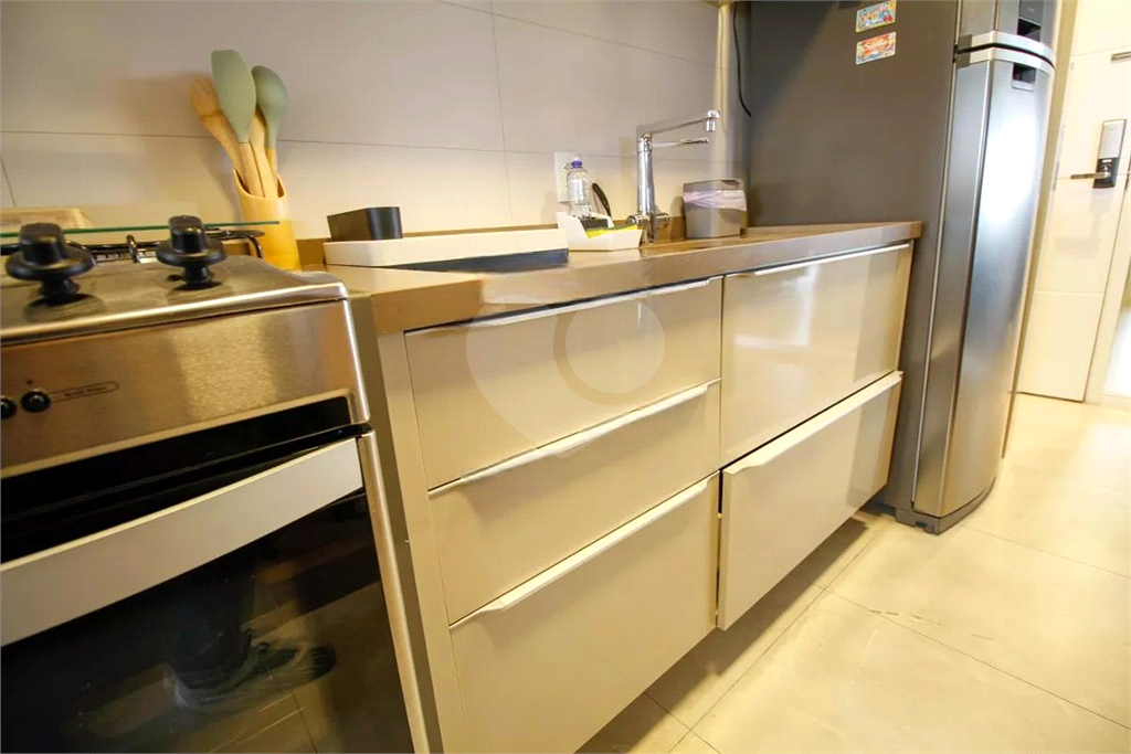 APARTAMENTO em PINHEIROS