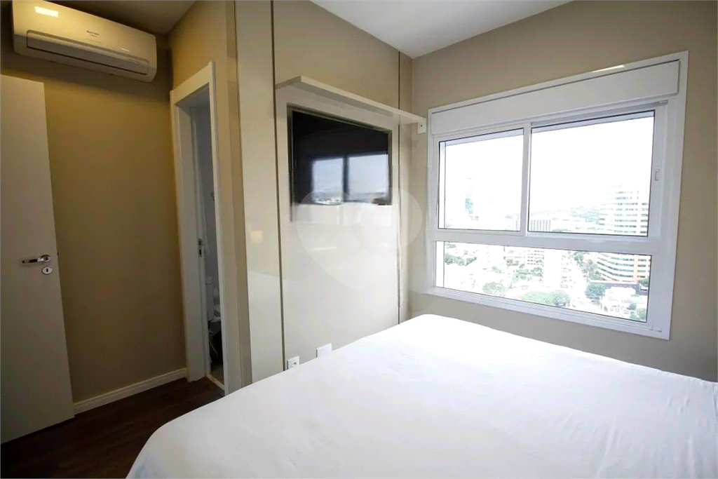 APARTAMENTO em PINHEIROS