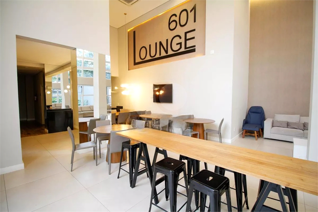 APARTAMENTO em PINHEIROS