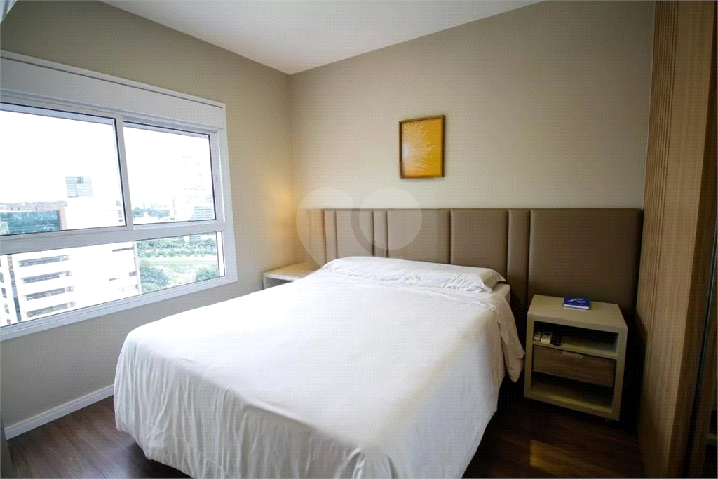 APARTAMENTO em PINHEIROS