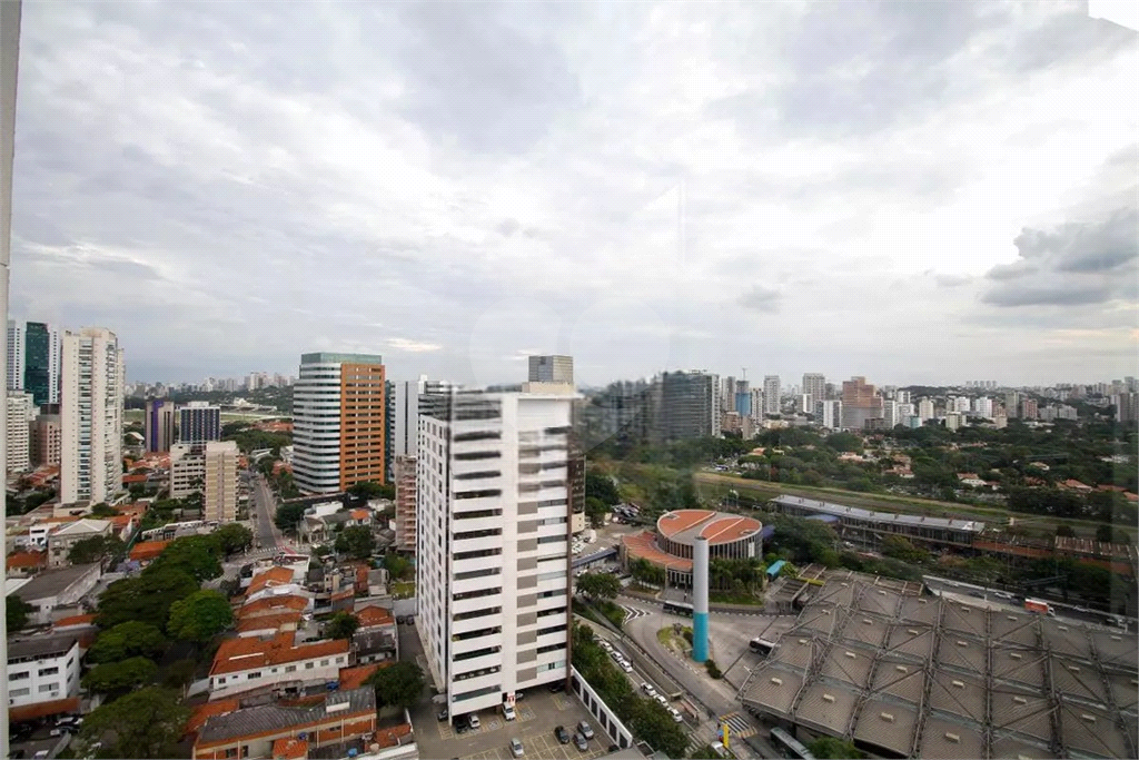 APARTAMENTO em PINHEIROS