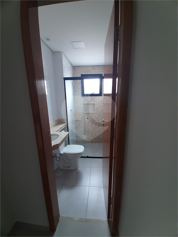 Apartamento VENDER com 44m2,  com 2 quartos, banheiro, sala integrada à cozinha e 1 vaga de garagem